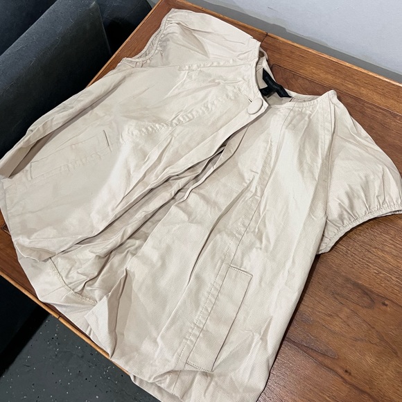 Split hem button top - Picture 2 of 3